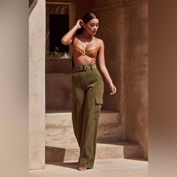 HOUSE OF CB Laurel Wide Leg Cargo trousers in olive green - Picture 5 of 12